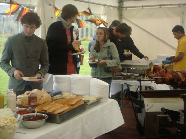 spitting pig bbq